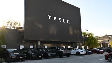Tesla&#8217;s long-delayed 1950s-inspired diner and charging location is finally opening