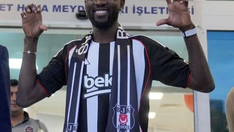 "Formayı giymeden önce armayı öptüm"