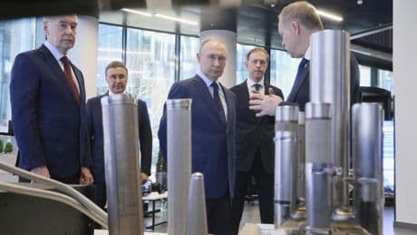 Rusia y China tienen “planes grandiosos” para cooperar en el espacio, dice Putin