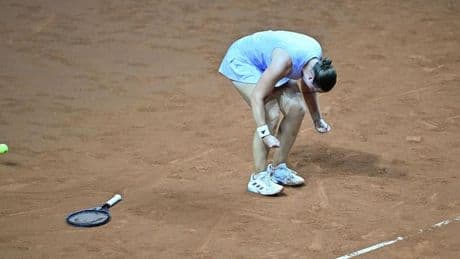 Damen-Tennis in Stuttgart: Drei Stunden Kampf: Niemeier gewinnt Duell mit Siegemund