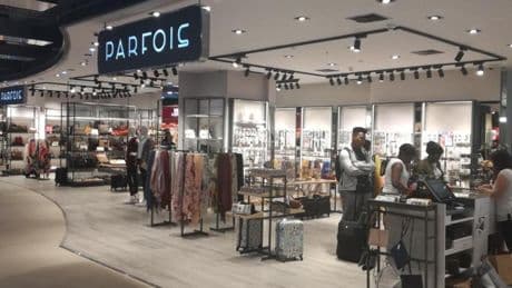 Parfois vende el vestido más elegante, sofisticado y barato de la primavera: disponible en 2 colores por 15,99 euros