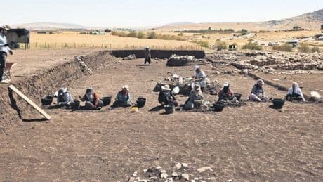 9500 yıllık kamusal yapı gün yüzüne çıkarıldı