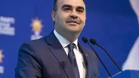 Bakan Kacır Özgür Özel'e 'çekirgeli roket' göndermesi yaptı