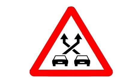 Ce panneau surprend les automobilistes à tous les coups : comment réagir si vous le voyez