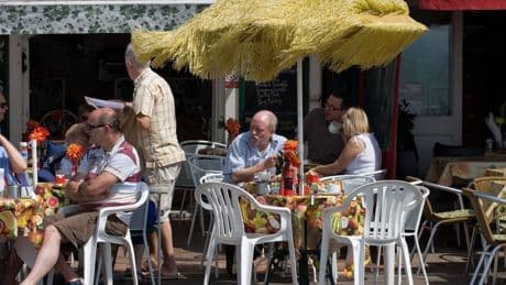 Ministers want to overhaul rules to make it easier to open pubs and music venues