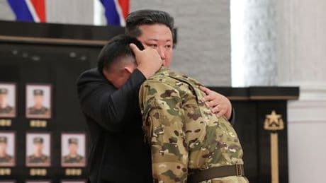 Nordkorea: Kim Jong Un inszeniert Trauer um gefallene Soldaten im Ukraine-Krieg im Staatsfernsehen