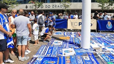 Multitudinario adiós a Jorge Costa en Do Dragao