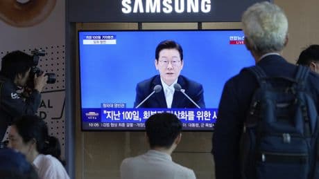 South Koreans arrested in U.S. immigration raid being sent home