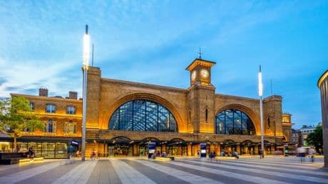Woman starts rapping at busy station before people realise who it is