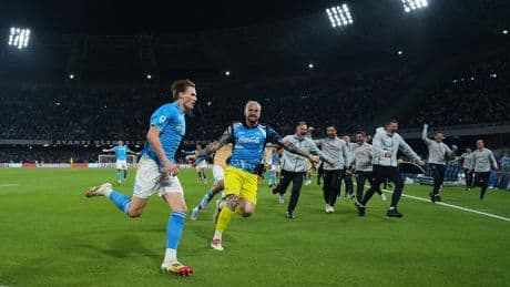 İtalya Serie A'da şampiyon Napoli