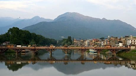 India meldt schending bestand, explosies gehoord in meerdere steden Kashmir