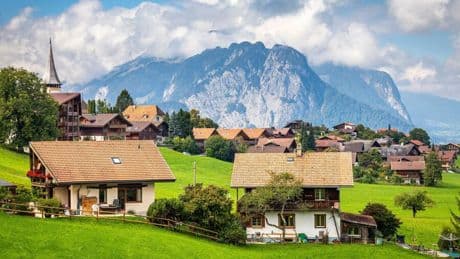 Ferienwohnungen: Zermatt, St. Moritz, Kitzbühel – So viel zahlen Käufer in den Alpen-Hotspots