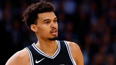 Victor Wembanyama, qui a « eu peur de ne plus pouvoir jouer au basket », de retour avec les San Antonio Spurs