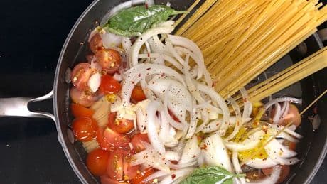 I tried Martha Stewart's one-pan pasta and had dinner on the table in 20 minutes