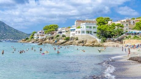 Strict Spain rule could see tourists forced to pay 500 euro fine