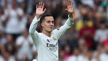 Lucas Vázquez se despide entre lágrimas del Real Madrid en su último partido en el Santiago Bernabéu