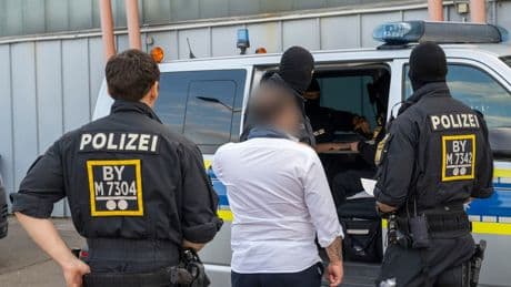 Königsbrunn bei Augsburg: Verdacht auf Waffen: Polizei kontrolliert Familienfeier