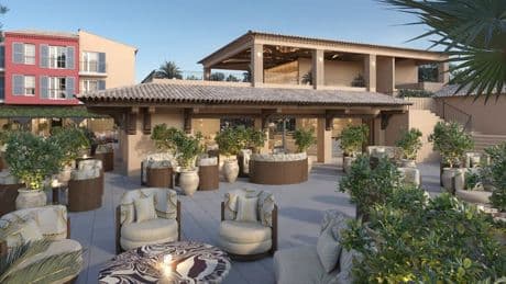 Entre rooftop et nouvelles tables, le Byblos Saint-Tropez ouvre un nouveau chapitre pour sa réouverture