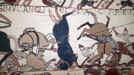 Prêt de la tapisserie de Bayeux : Emmanuel Macron, au nom de la raison d’Etat, a passé outre à deux études récentes déconseillant le déplacement de la broderie