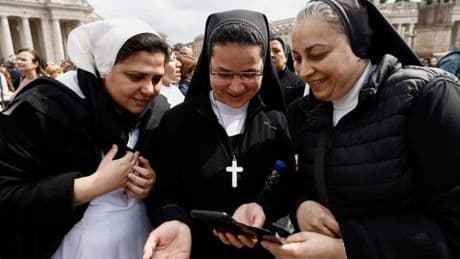 François, le pape qui considérait Internet comme « un don de Dieu »