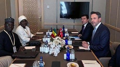 Bakan Bayraktar Senegalli mevkidaşı ile görüştü
