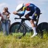 Ellen van Dijk op podium in allerlaatste tijdrit carrière, Lorena Wiebes behoudt leiderstrui