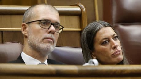 La señal de RTVE no traduce a Miriam Nogueras al español pero sí lo hace con el resto de diputados