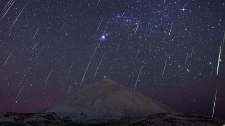 Último día para ver la lluvia de estrellas más importante de la primavera: mejores sitios para ver los rastros del cometa Halley en Barcelona y Catalunya