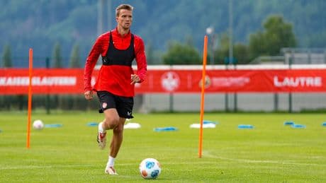 Verlobung auf Malle!  - FCK-Neuzugang Kunze im Liebes-Hoch