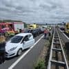 ‘Opeenstapeling van problemen’ bij vroege vrijdagspits, kettingbotsingen met 13 auto’s op A12