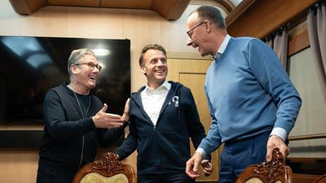 Ukraine: Merz, Macron und Starmer zu gemeinsamem Besuch in Kiew eingetroffen