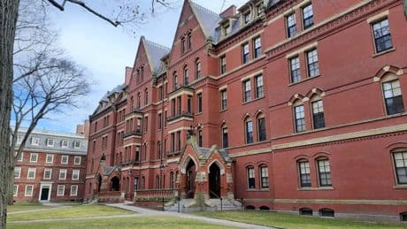 Le gouvernement américain veut contrôler les réseaux sociaux des étudiants étrangers