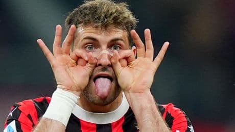 Wervelende invaller Santiago Gimenez bezorgt AC Milan belangrijke drie punten tegen Bologna