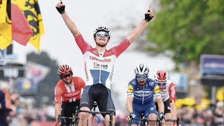 Van der Poel schrijft verder aan zijn eigen mythe met winst Brabantse Pijl