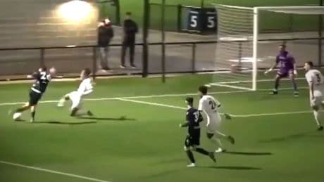 „Tor der Saison!“ - Rabona-Wahnsinn lässt Kommentator ausrasten