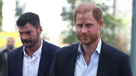 18 ay sonra ilk: Prens Harry babası Kral Charles ile görüştü