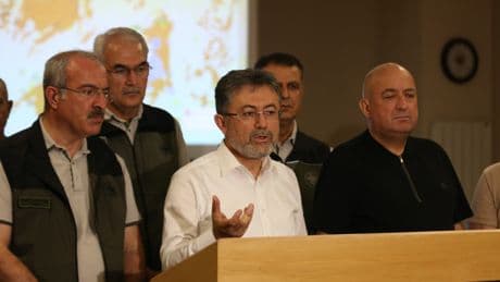 Bakan İbrahim Yumaklı: Bugün ülke genelinde 44 yangın çıktı, 42 yangın kontrol altına alındı