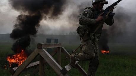 „Gibt viele Anzeichen“: Kiew rechnet mit neuer Offensive Russlands