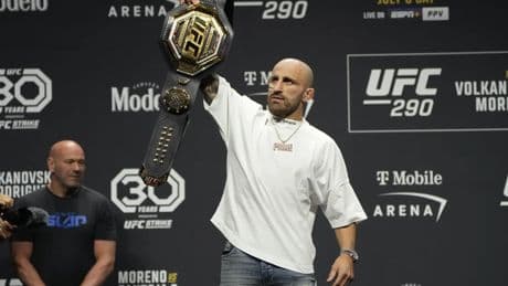 Volkanovski quiere defender el título ante Lerone Murphy tras su brutal KO en UFC 319: "Creo que es obvio"