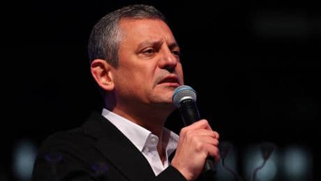 Özgür Özel'den Erdoğan'a: Gözünün içine baka baka söylüyorum; sen küresel bir lider değil, yerel bir diktatörsün!