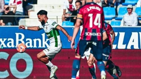 La remontada del Huesca al Elche aprieta al máximo la pelea por el ascenso