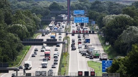 Straßenverkehr: Brückenprüfung über der Norderelbe - Stau auf A1 erwartet