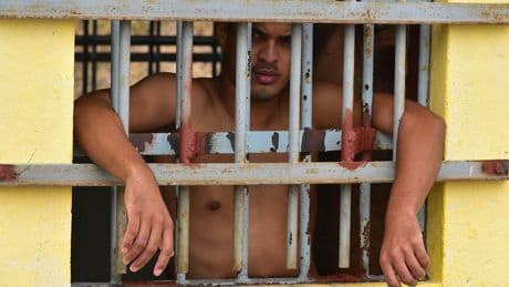 Curaçao mag illegale immigranten niet meer automatisch opsluiten