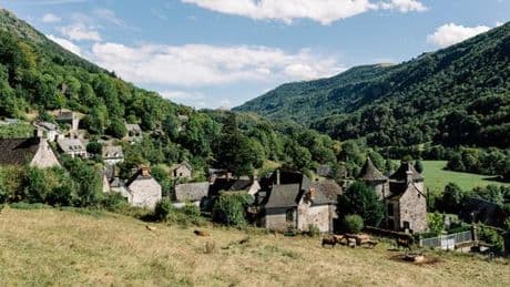 Après le suicide de Caroline Grandjean-Paccoud, la sidération et le silence du village de Moussages