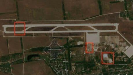 La Russia prepara la nuova offensiva, installati siti di lancio per i droni Shahed all'aeroporto di Donetsk: le immagini satellitari