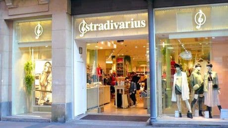 La chaqueta de Stradivarius más barata y elegante tirada de precio: disponible en 4 colores por 25,99 euros
