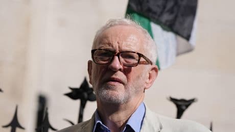 Jeremy Corbyn criticises Starmer’s ‘island of strangers’ speech at festival