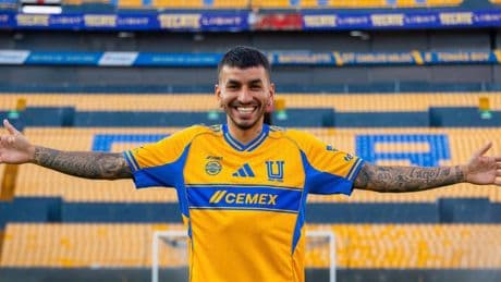 Oficial: Ángel Correo ficha para Tigres