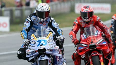 Álex Márquez kaapt zege MotoGP, Veijer moet flink knokken in Moto2