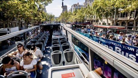 Barcelona cruza el ecuador estival con más ofertas y menos turistas